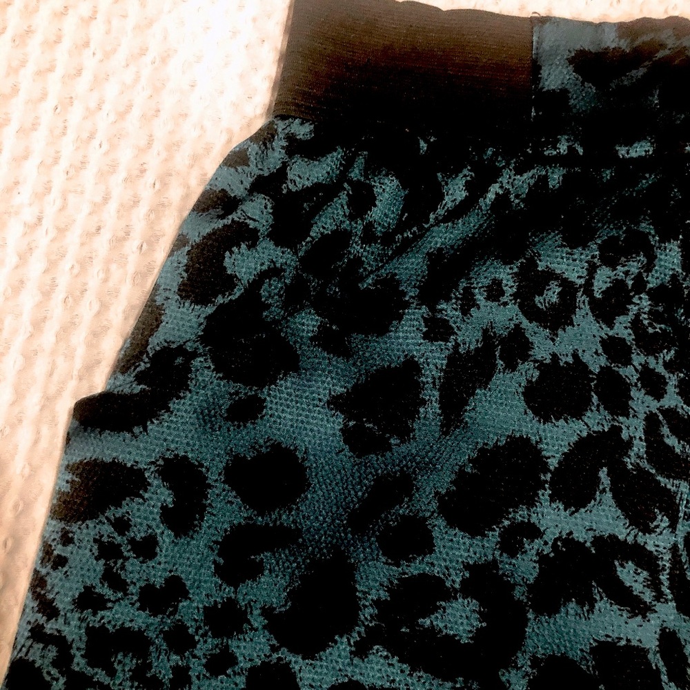Skirt - Picture 4 of 6
